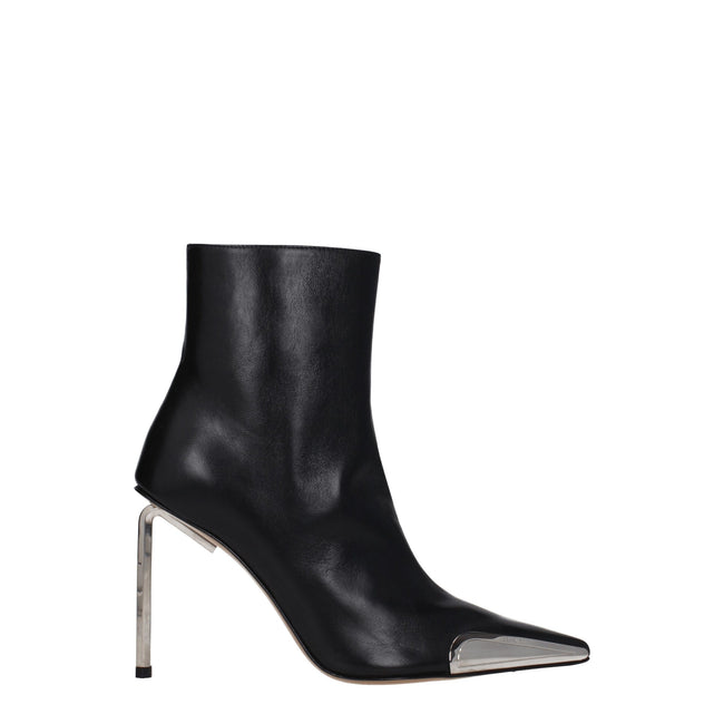 Black Leather Ankle BootsDescription: The product with MPN OWID048LEA0011072 and code F78933 leather in black is a ankle boots designed by Off-White. It has features like side logo, back logo. Additional Info: Color details: Silver Style: Vintage Closing
