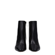 Black Leather Ankle BootsDescription: The product with MPN OWID034LEA0021072 and code F79084 leather in black is a ankle boots designed by Off-White. Additional Info: Style: Casual Closing type: Zip Closure Materials: Leather Shoe sole: Leather Heel heigh