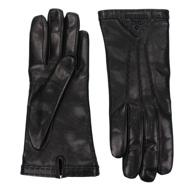 Black Leather GlovesDescription: The product with MPN 1GG46C038F0ES9 and code F81540 leather in black is a gloves designed by Prada. It has features like side logo. Additional Info: Style: Stylish Materials: Leather Composition: 100% leather MPN: 1GG46C03