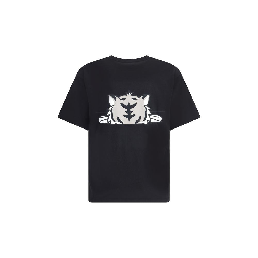 Black Cotton T-ShirtCotton Happy Tiger T-Shirt by Kenzo features a ribbed crew neck for lasting comfort. The garment features a bold tiger print on both the front and back, the brand’s iconic symbol, accompanied by the iconic contrasting monogram on the f
