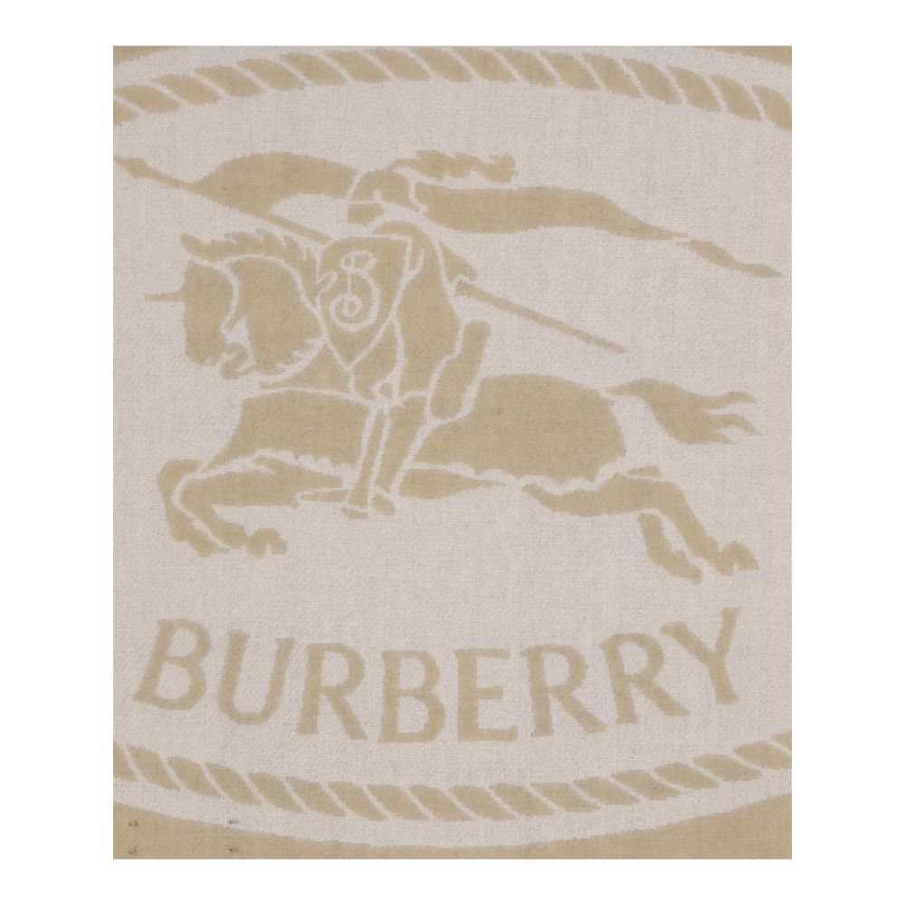Knight Stamp reversible ScarfThe Burberry Knight Stamp Reversible Cashmere Scarf combines tradition and softness in a refined design. One side features the Burberry logo in jacquard, while the interior is decorated with the iconic Burberry Check pattern.