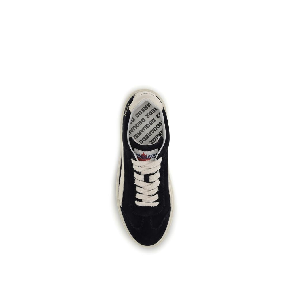 Black Calf Leather Bos Taurus Low Top SneakersThe Suede leather Sneakers by Dsquared2 with a sporty and contemporary design. Featuring a round toe and a front lace-up closure, they ensure a comfortable and adjustable fit. The flat sole ensures stability a