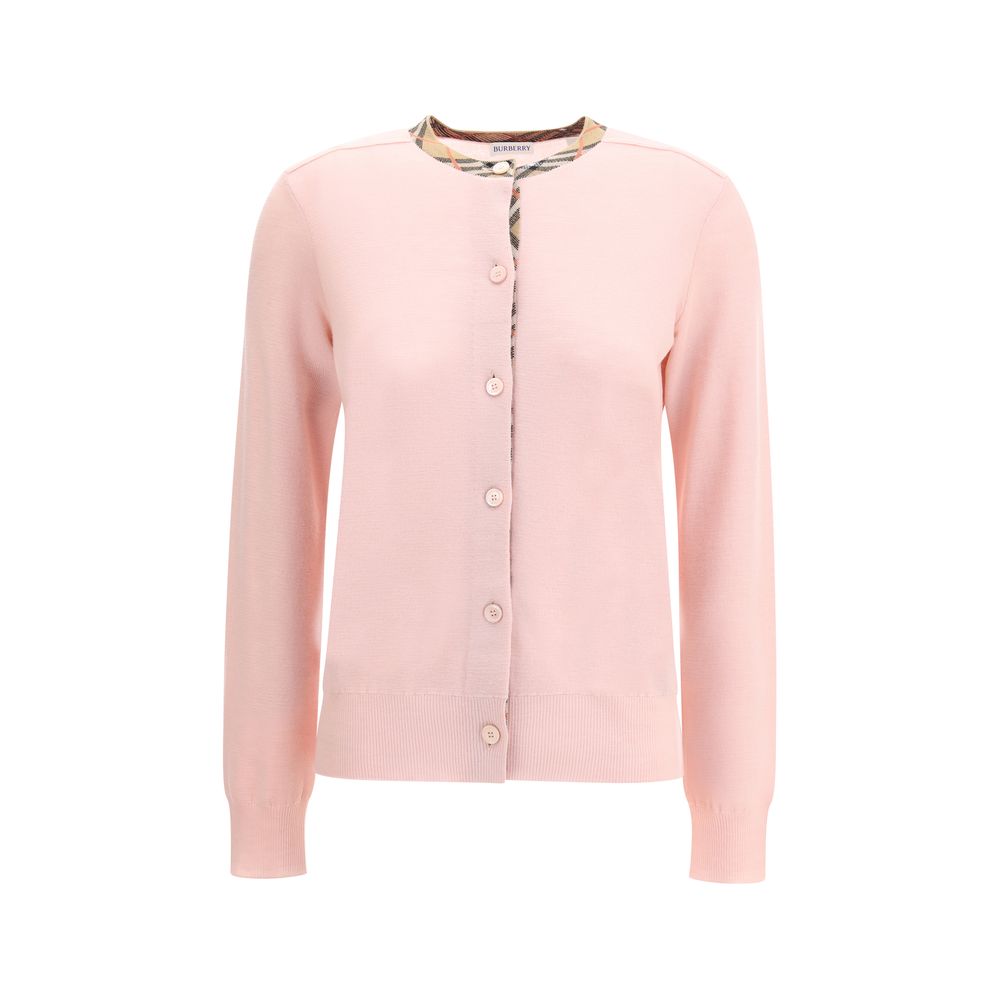 Check collar wool CardiganBurberry’s wool cardigan combines classic elegance with iconic details. Featuring a front button closure, it features a knitted collar and flap with the brand’s signature Check pattern. Ribbed trims complete the design, giving th