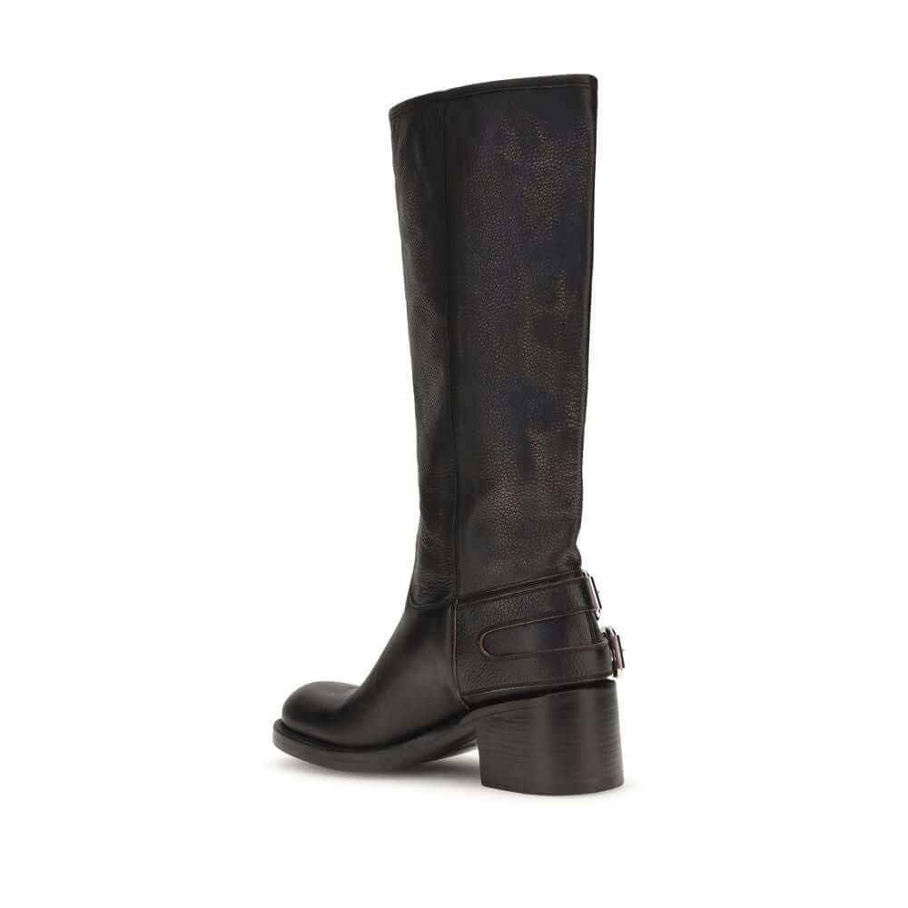 Black Calf Leather Bos Taurus Lace-Up BootsChloé’s Dakota biker Boots reinterpret the classic biker style with a sophisticated twist. Crafted from grained and brushed calfskin, they feature a sturdy construction with a tubular shaft and rubber-laminated h