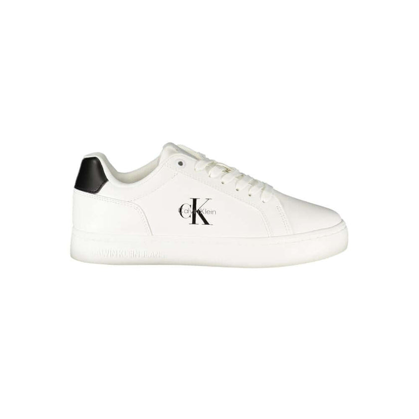 White Leather Women SneakerElevate your sneaker game with these Calvin Klein sports shoes, designed to make a statement with every stride. The crisp white palette is sharply contrasted by bold black details for an eye-catching look. With a removable footb