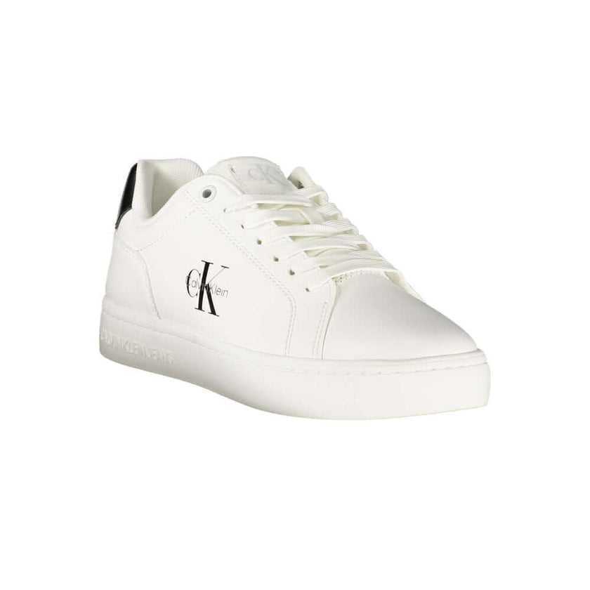 White Leather Women SneakerElevate your sneaker game with these Calvin Klein sports shoes, designed to make a statement with every stride. The crisp white palette is sharply contrasted by bold black details for an eye-catching look. With a removable footb