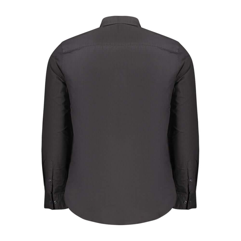 Black Cotton Men ShirtInfuse sophistication into your wardrobe with this Calvin Klein classic fit shirt. Its sharp button-down collar and chic 2-button cuffs exemplify timeless style, all while the embroidered logo adds a touch of the brand’s iconic allur