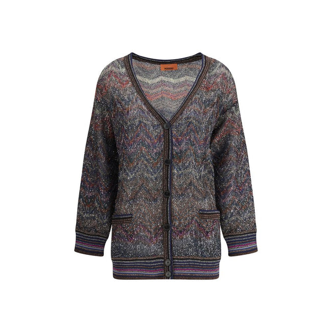 Caperdoni Buttoned CardiganMissoni’s zig zag-patterned oversized cardigan is a wrap-around, coveted piece made with Caperdoni’s exclusive loom work. Featuring a V-neckline, button closure and practical front pockets, it is embellished with the Maison’s ic