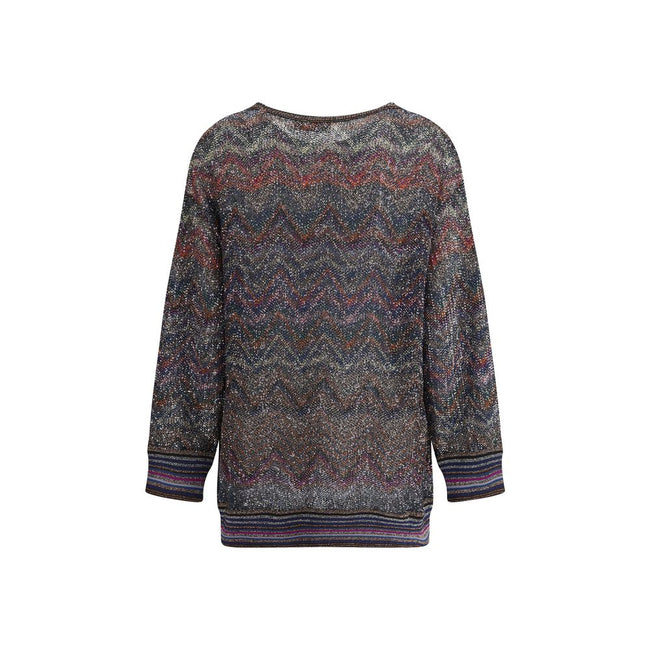 Caperdoni Buttoned CardiganMissoni’s zig zag-patterned oversized cardigan is a wrap-around, coveted piece made with Caperdoni’s exclusive loom work. Featuring a V-neckline, button closure and practical front pockets, it is embellished with the Maison’s ic