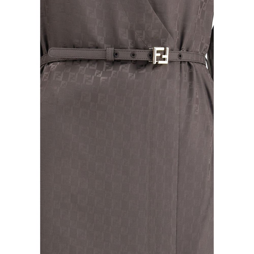 Brown Silk Casual DressFendi’s FF silk jacquard Dress is a masterpiece of sophisticated elegance and iconic details. Made of jacquard silk with the famous dark brown FF check pattern, it features a shirt-style collar and cuffs that lend structure to the f