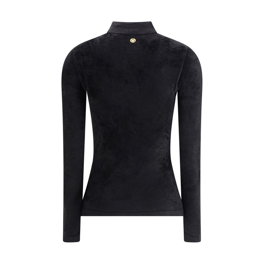 Black Viscose ShirtVersace’s chenille Top combines comfort and sensuality in a design with a bold flair. Featuring long sleeves and a half neck, it is made of a soft chenille that elegantly envelops the silhouette. On the back, a small Medusa studs sign t