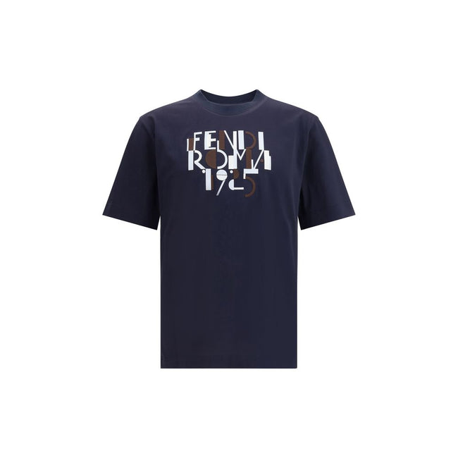 Blue Cotton T-ShirtFendi’s logo T-Shirt is an essential garment with a strong character. Made of soft cotton, it features a ribbed crew neck and a contrasting Fendi print on the front, giving the design a distinctive and iconic touch. Perfect for a casual