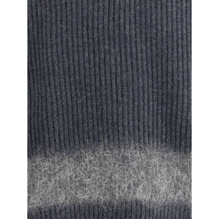 Gray Wool SweatshirtThe Ribbed wool Sweater by Dsquared2 combines urban style and quality craftsmanship in a garment with a strong character. Made of ribbed wool knit, it is enhanced with a tone-on-tone wool card insert that adds depth and texture to the