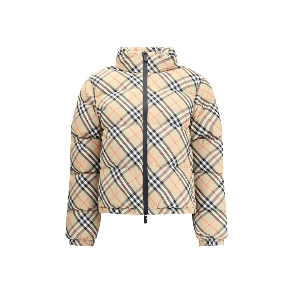 Beige Polyester CoatBurberry’s Check Down Jacket reinterprets an iconic brand feature with a functional and contemporary approach. Made in the unmistakable Burberry Check pattern, it features a regular fit and a double-slider zipper closure. The model fea
