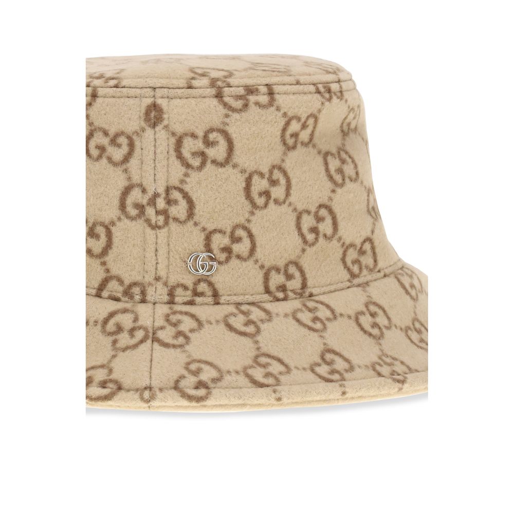 GG jacquard wool Bucket HatGucci’s GG jacquard wool Bucket Hat is a distinctive accessory that combines tradition and contemporary style. Crafted from soft wool, it features an elegant GG jacquard monogram motif, enhanced by a double-fabric lining for com
