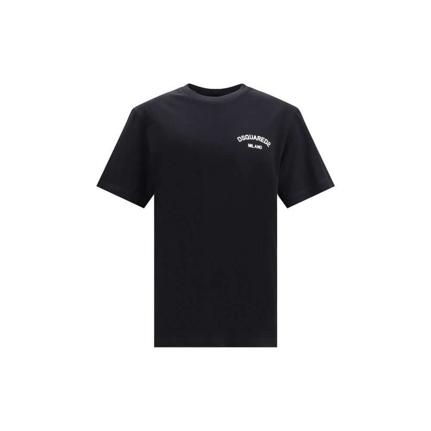 Black Cotton T-ShirtDsquared2’s cotton T-Shirt is an essential garment with an urban, contemporary style. Made from soft cotton, it features a ribbed crew neck for comfort and durability. Printed on the front is the brand’s iconic contrasting monogram, a
