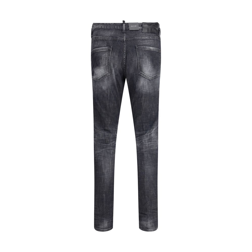 Black Cotton Slim Fit JeansDsquared2’s Cool Guy Jeans combine a slim fit and iconic details in a sharply tailored design. Featuring waist loops and a zip-and-button closure, they feature a classic five-pocket construction and are embellished with a logo l