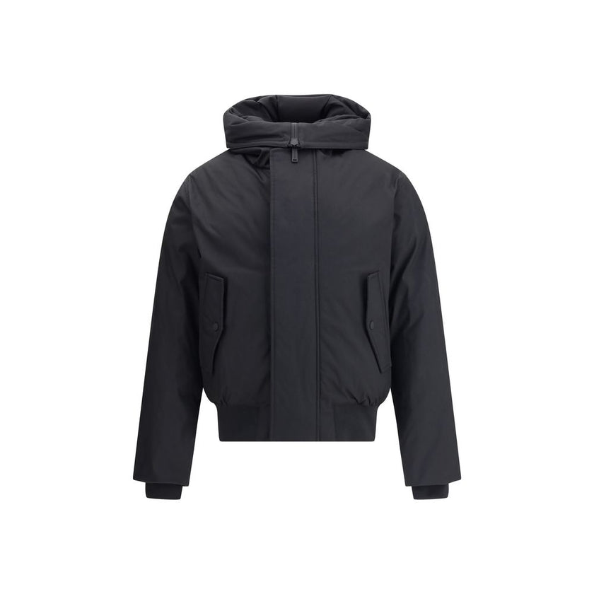 Black Polyester BomberThe Sport short Down Jacket by Dsquared2 is a padded garment with a functional and urban design. Featuring a hood and concealed front zipper and button closure, it has a ribbed elastic hem and cuffs for a comfortable fit. Two front w