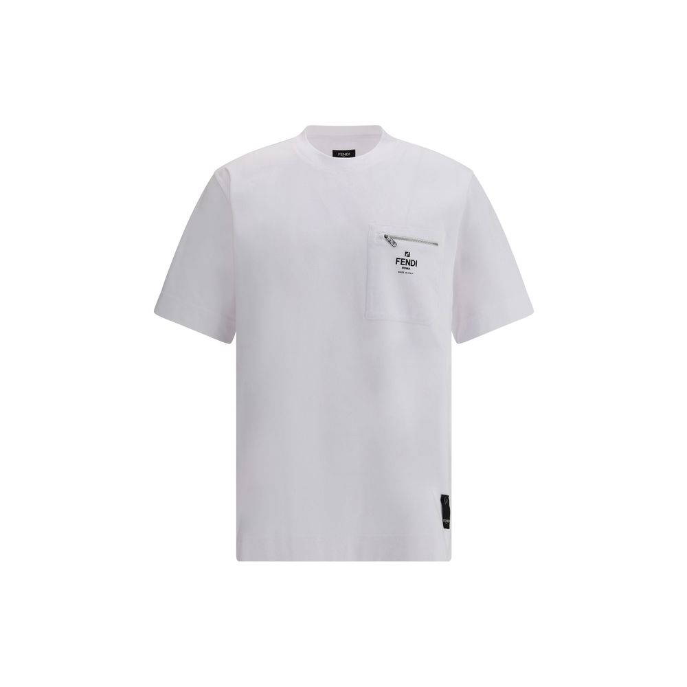 T-shirt with pocketCotton T-Shirt by Fendi features a crew neck and regular fit for optimal comfort. On the front, a zippered patch pocket is embellished with the brand’s iconic contrasting monogram, adding a distinctive detail. The monochrome pattern giv