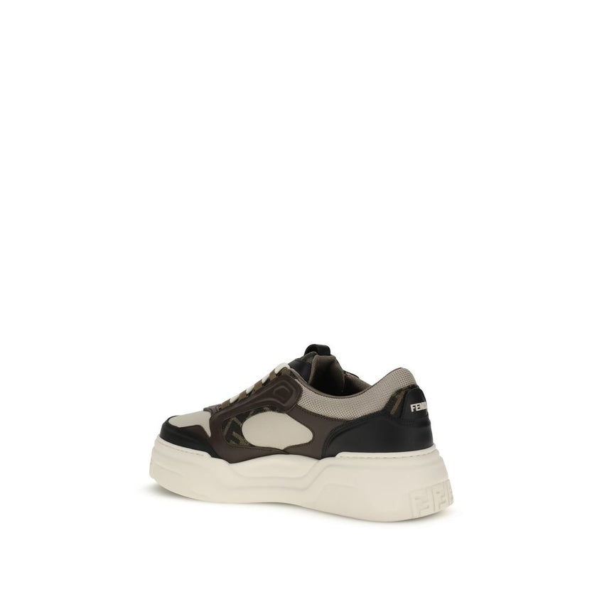 Black Calf Leather Bos Taurus Low Top SneakersFendi’s leather Sneakers are a perfect example of sophisticated urban style combined with comfort. The paneled design, combining different materials, gives a modern and dynamic silhouette, while the textured s