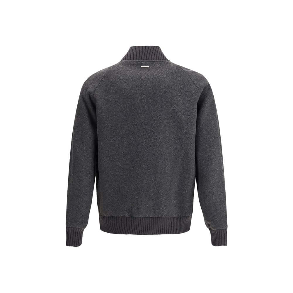 Gray Polyester BomberWoolrich’s wool bomber Jacket is a perfect balance of classic style and modern functionality. Featuring a ribbed collar and a front snap closure, it has cuffs and hem that are also ribbed for a snug fit. Two patch pockets on the front