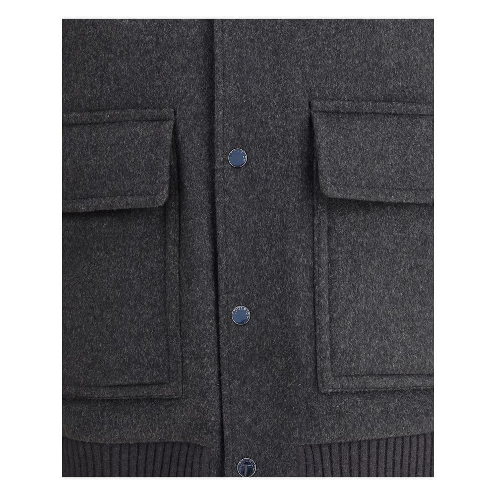 Gray Polyester BomberWoolrich’s wool bomber Jacket is a perfect balance of classic style and modern functionality. Featuring a ribbed collar and a front snap closure, it has cuffs and hem that are also ribbed for a snug fit. Two patch pockets on the front