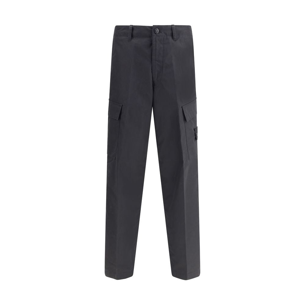 Compass logo cargo PantsStone Island’s Compass logo cargo Pants combine functionality and technical style. Made of organic cotton with a poplin weave, they feature a concealed zipper and button closure, belt loops, two side welt pockets, two cargo pockets