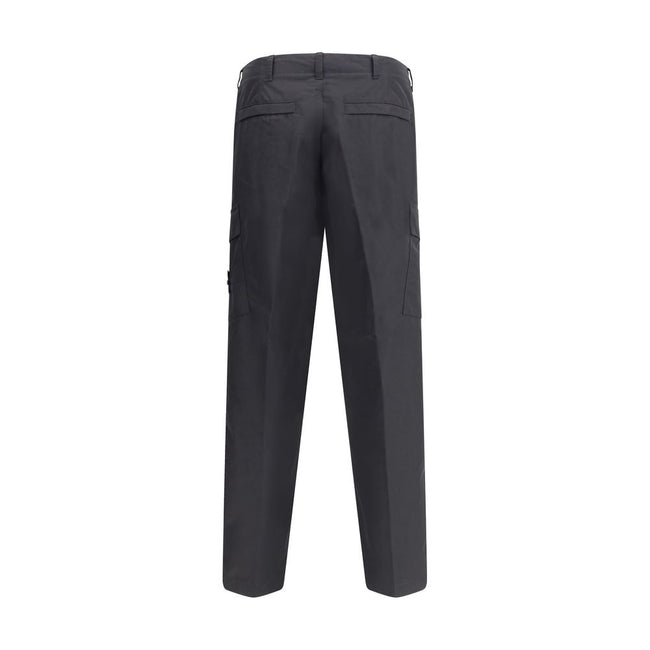 Compass logo cargo PantsStone Island’s Compass logo cargo Pants combine functionality and technical style. Made of organic cotton with a poplin weave, they feature a concealed zipper and button closure, belt loops, two side welt pockets, two cargo pockets