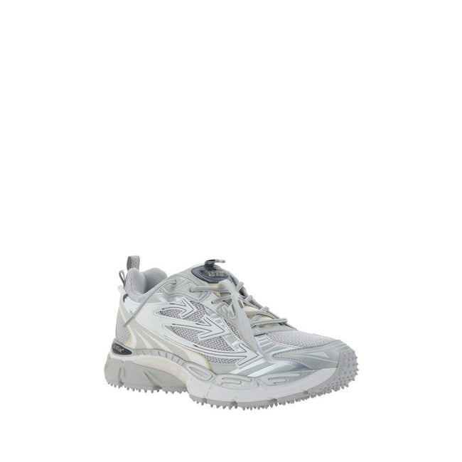 Be Right Back SneakersThe Off-White Be Right Back Sneakers combine mesh and rubberized leather for a modern and resistant look. The iconic zip tie on the front and the monogram printed on the tongue and insole recall the distinctive design of the brand. T