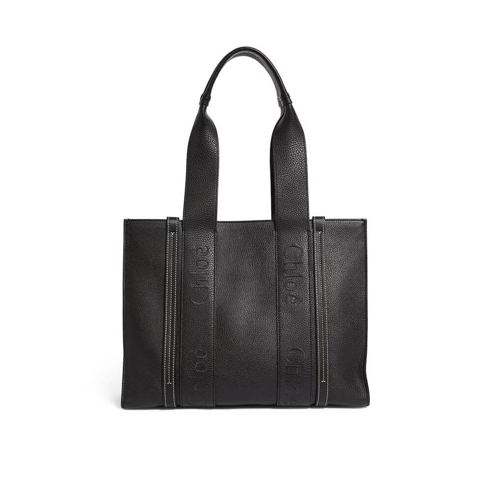 Black Leather Tote BagDescription: – Composition: 100% Leather – Double shoulder strap – On tone logo detail – Interior slip pocket – 45×33 cm – Made in Italy – Gender: WOMEN –Black Leather Tote Bag${tagsChloéAulae Black Leather Tote Bag ChloéAulae Black
