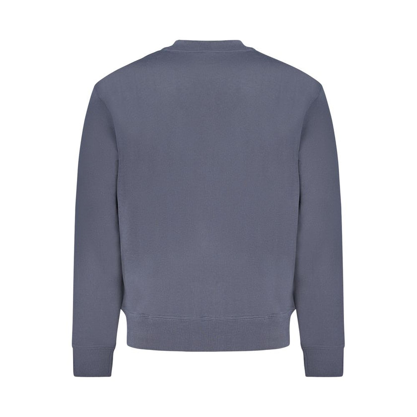 Blue Cotton Men SweaterElevate your off-duty look with this Hugo Boss long-sleeved sweatshirt, a perfect blend of comfort and designer flair. Boasting a soft brushed interior for those cooler days, it features a crisp crew neck and is adorned with a stand