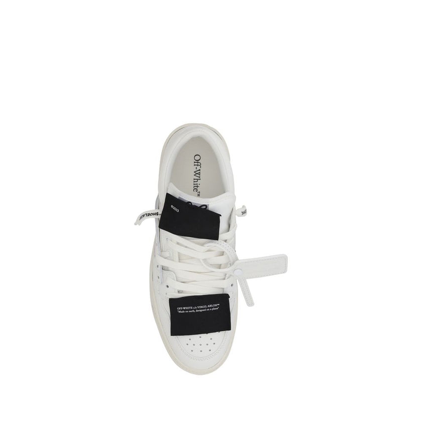 Low Top 3.0 Off Court SneakersLow Top 3.0 Off Court leather Sneakers by Off-White feature a lace-up front closure and a perforated round toe. Paneled design, inner panels are decorated with the brand’s iconic Arrow logo, while the flat sole ensures comfor