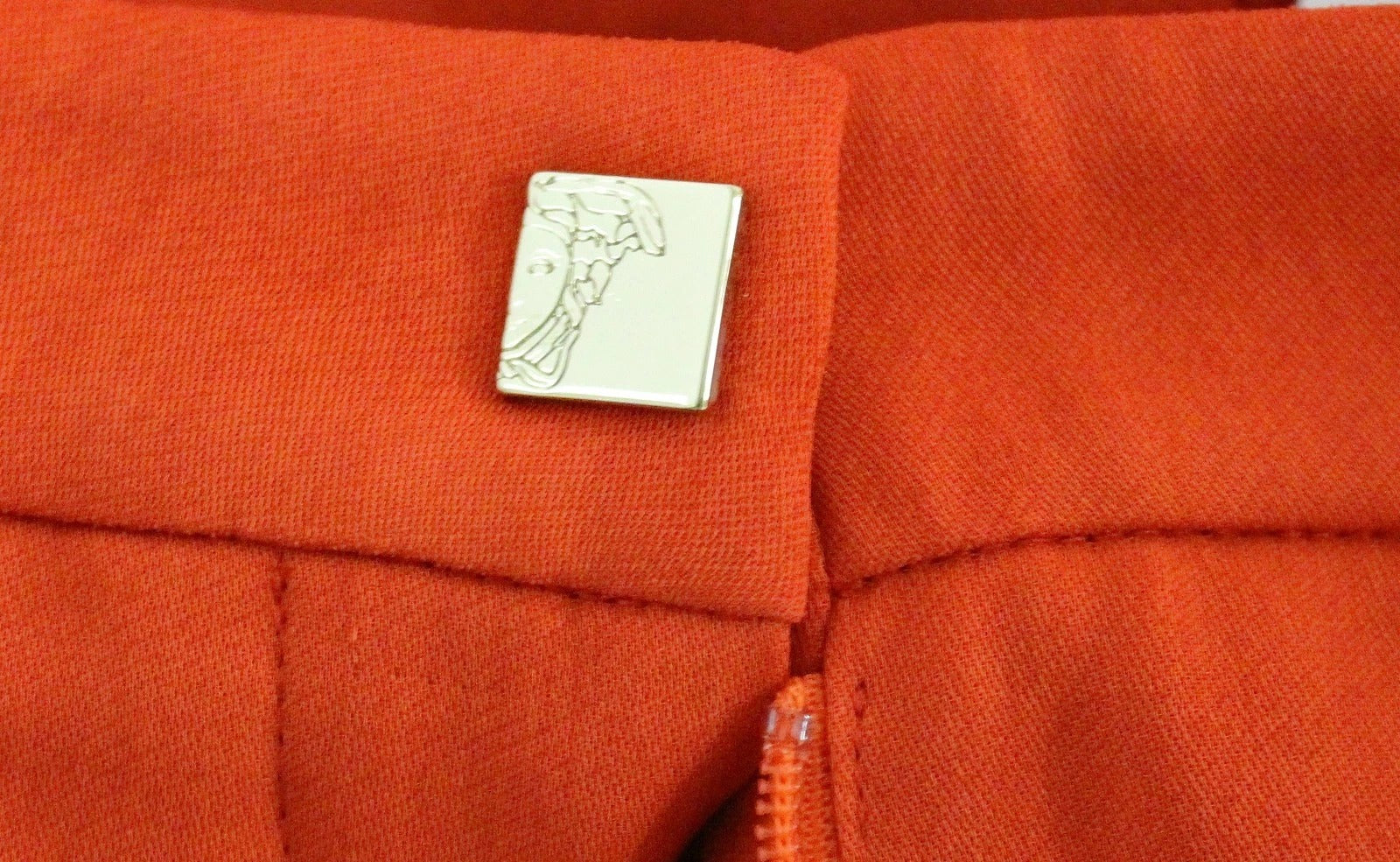 Pantalon rouge court 3/4, pantacourt nude