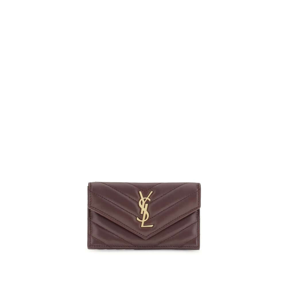 Bordeaux Lamb Ovis Aries Aries WalletSaint Laurent’s Cassandre Matelassé Card Holder combines elegance and functionality in a compact design. Featuring chevron stitching and the distinctive Cassandre decoration, it has a zipper, flap and card slots on the