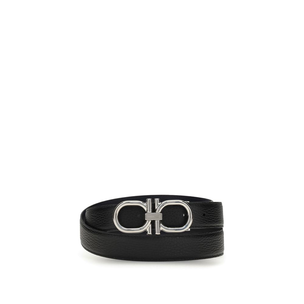 Black Calf Leather Bos Taurus Regular BeltThe Gancini reversible Belt combines versatility with contemporary style. The stitched strap lends a casual touch, while the palladium-finish buckle, with stylized double Gancini, adds elegance. Complemented by a