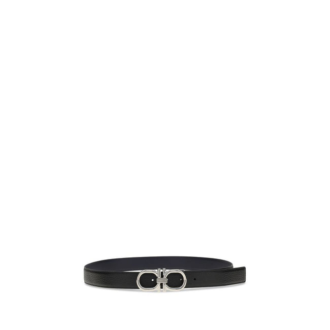 Black Calf Leather Bos Taurus Regular BeltThe Gancini reversible Belt combines versatility with contemporary style. The stitched strap lends a casual touch, while the palladium-finish buckle, with stylized double Gancini, adds elegance. Complemented by a