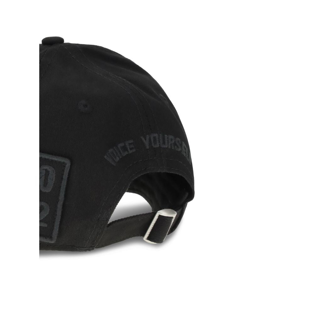 Logo Baseball HatDsquared2’s Logo Baseball Hat is made of cotton gabardine and combines sporty inspiration with a sophisticated aesthetic. Featuring used-effect details, it is embellished with a tone-on-tone Dsquared2 logo maxi patch that adds a distincti