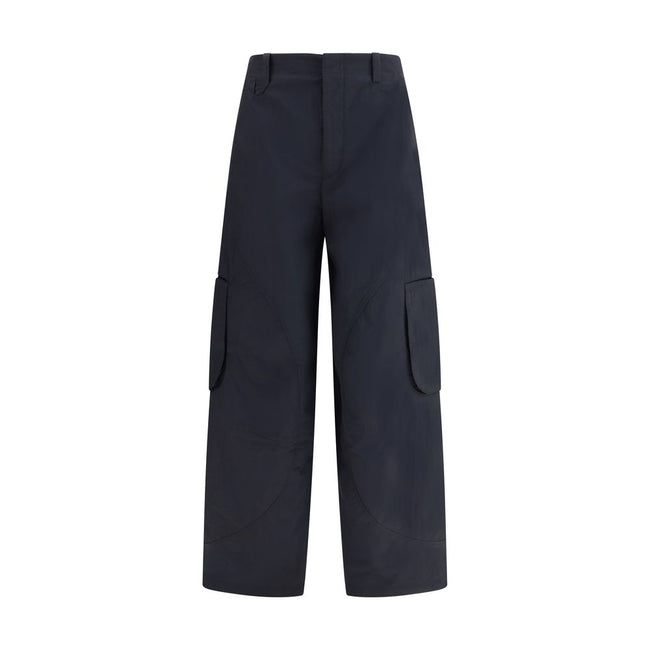 Black Cotton Cargo PantsThe Le Cargo Molino Pants by Jacquemus reinterpret the utility aesthetic with a refined, contemporary style. Made with a six-pocket construction, they include angled side pockets and large patch pockets on the legs, combining funct