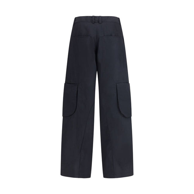 Black Cotton Cargo PantsThe Le Cargo Molino Pants by Jacquemus reinterpret the utility aesthetic with a refined, contemporary style. Made with a six-pocket construction, they include angled side pockets and large patch pockets on the legs, combining funct