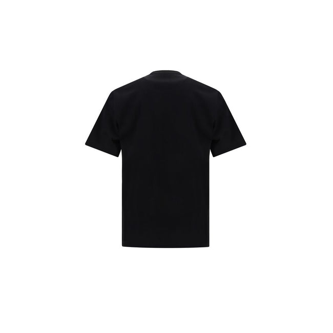 T-shirt with pocketCotton T-Shirt by Fendi features a crew neck and regular fit for optimal comfort. On the front, a zippered patch pocket is embellished with the brand’s iconic contrasting monogram, adding a distinctive detail. The monochrome pattern giv