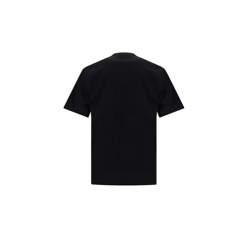 T-shirt with pocketCotton T-Shirt by Fendi features a crew neck and regular fit for optimal comfort. On the front, a zippered patch pocket is embellished with the brand’s iconic contrasting monogram, adding a distinctive detail. The monochrome pattern giv