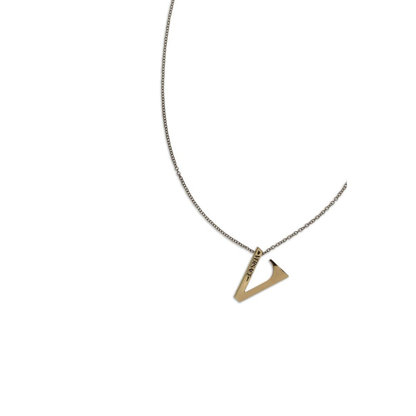 Gold Metal NecklaceVersace’s V chain Necklace is enhanced by the iconic V-shaped pendant with an engraved enamel Versace logo. Made from hypoallergenic materials and free of lead and nickel, it ensures comfort and safety. It features a lobster clasp for c