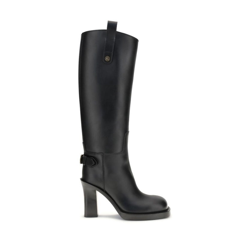 Black Calf Leather Bos Taurus High Heel BootsBurberry’s Cavalier High Boots, inspired by the brand’s equestrian tradition, are crafted in Italy from smooth calfskin. With a column silhouette that reaches to the knee, they feature side tabs, buckled ankle
