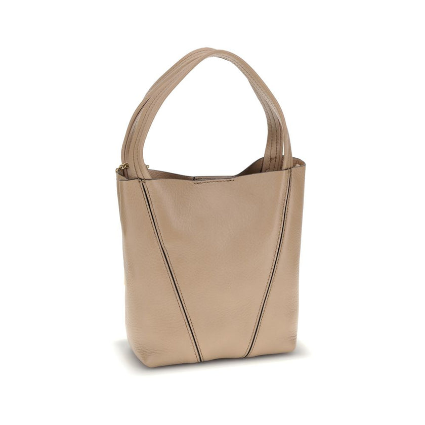 Beige Calf Leather Bos Taurus Shoulder BagThe Spin Shoulder Bag by Chloé, crafted by shiny grained leather, features an elegant design with two flat top handles and an adjustable shoulder strap. The closure is secured by a magnetic button, while the detai