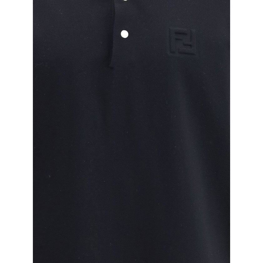 Cotton polo SweaterFendi’s Cotton polo Sweater is an essential piece with a clean, refined design. It features a classic ribbed collar, a three-button front closure and an embossed logo on the front, adding a distinctive and sophisticated touch to the min