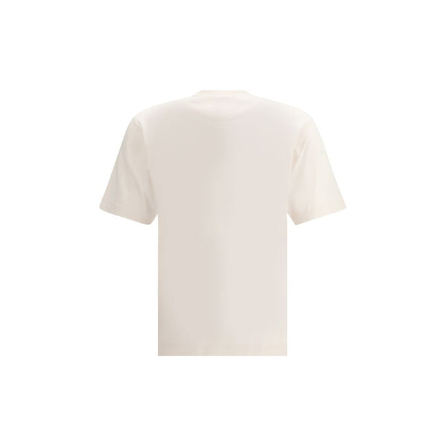 White Cotton T-ShirtFendi’s logo T-Shirt is an essential garment with a strong character. Made of soft cotton, it features a ribbed crew neck and a contrasting Fendi print on the front, giving the design a distinctive and iconic touch. Perfect for a casua