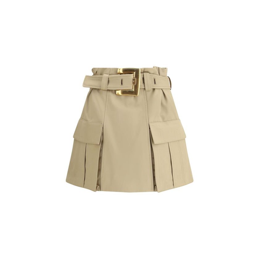 Beige Cotton Mini SkirtBalmain’s cargo Miniskirt reinterprets utility style with a sophisticated twist. Featuring a removable belt with a PB engraved gold metal Anthem buckle, it has two side pockets with gussets and a flap. The back closure with exposed