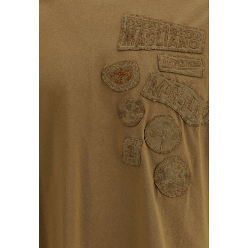 Brown Cotton T-ShirtDsquared2’s embroidered patches T-Shirt combines casual style with striking decorative details. Made of soft cotton, it features a ribbed crew neck that defines its classic line. The real star of the garment is the front enriched with