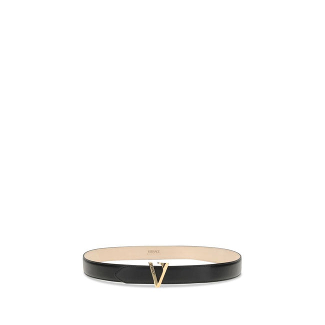 Black Calf Leather Bos Taurus Regular BeltVersace’s calfskin V Belt is an elegant and distinctive accessory, embellished with a V-shaped sliding detail with an engraved enamel Versace logo. Completing the design is a buckle and brooch closure that combine