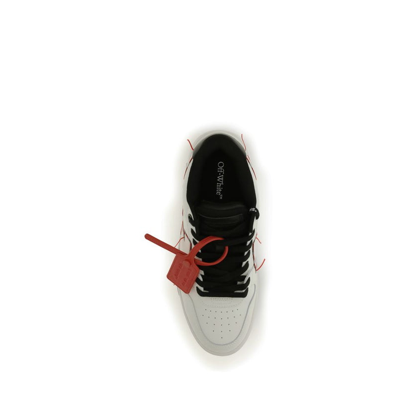White Rubber Low Top SneakersOff-White’s Stitched Arrow leather Sneakers are a masterpiece of urban-chic style. The front lace-up closure ensures an adjustable and comfortable fit. The iconic side panels with contrasting Arrow embroidered logo are a disti